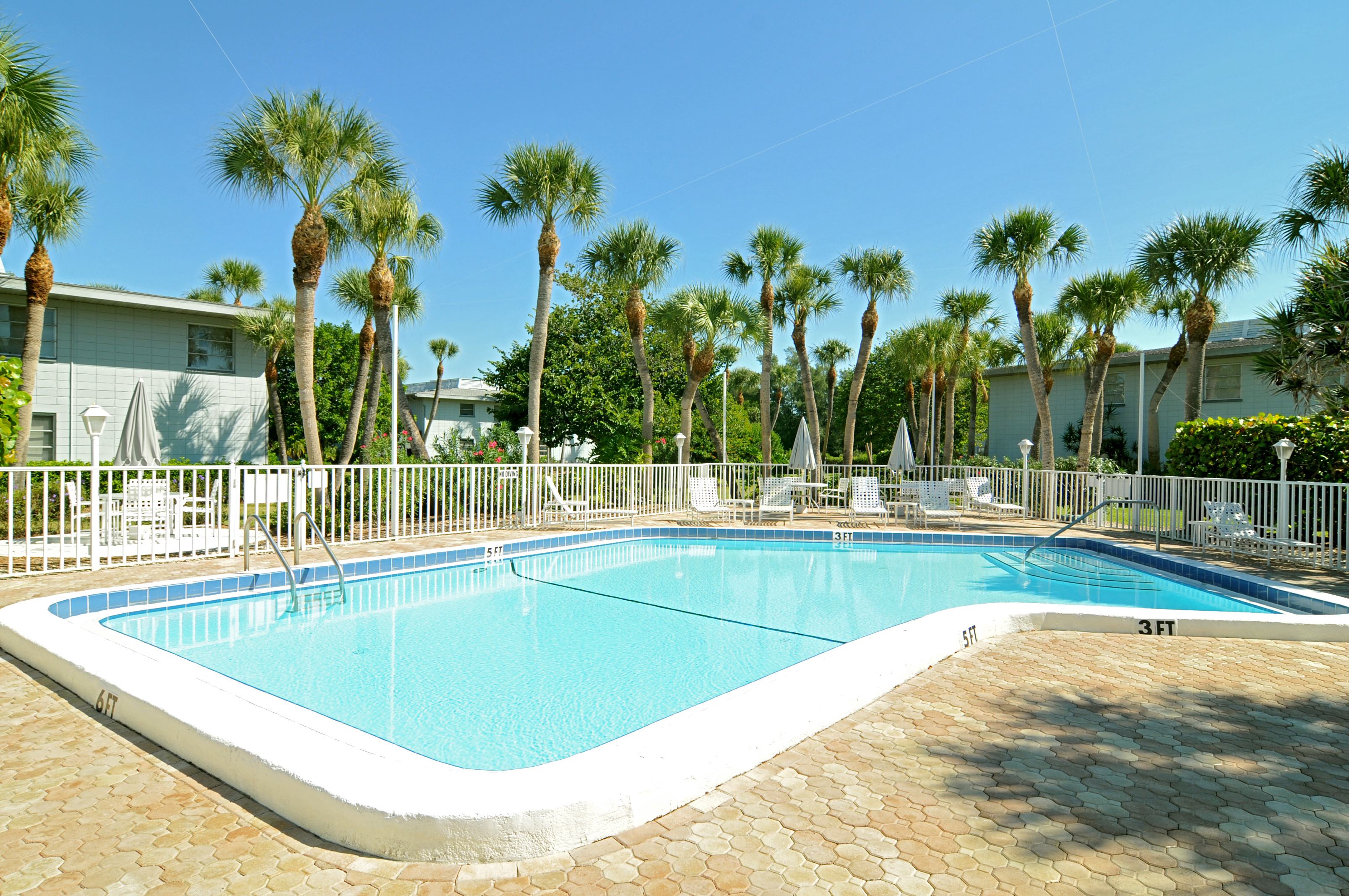 Whitney Beach in Longboat Key Beachfront Condos for Sale & Amenities