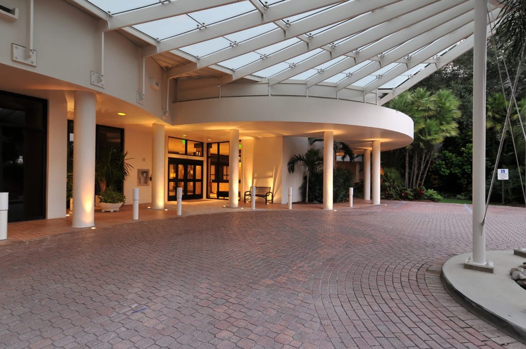 Bay Plaza Condos in Downtown Sarasota Entrance 2