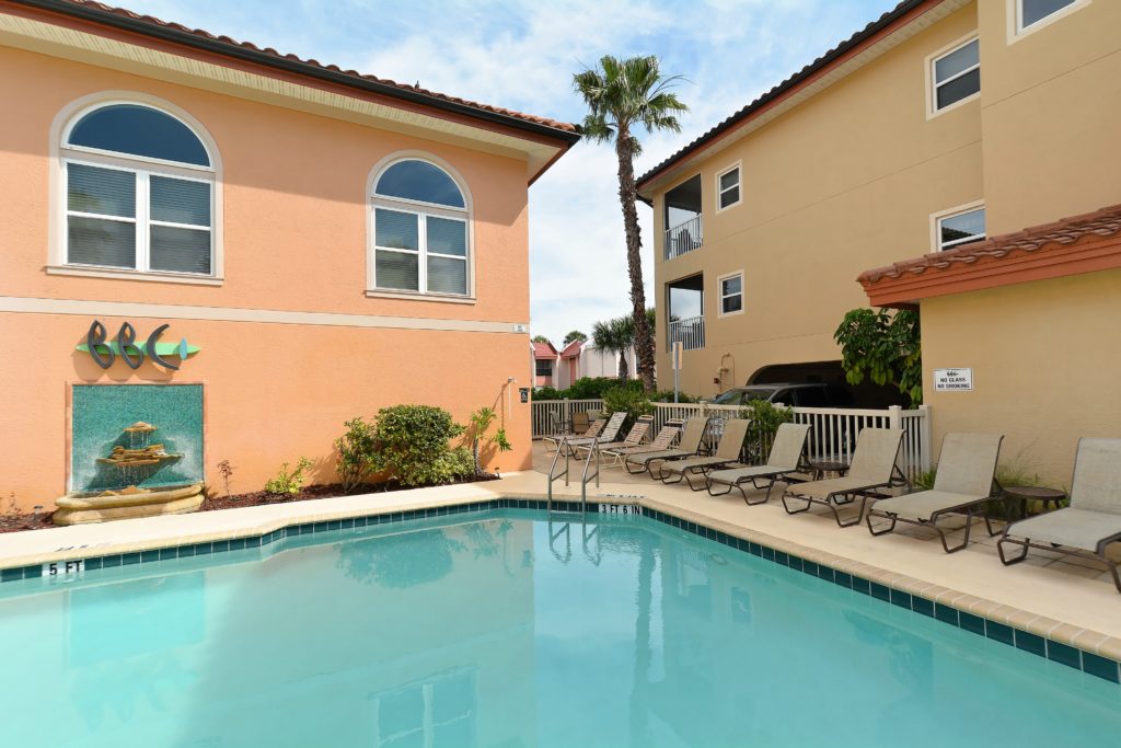 Bradenton Beach Club Condos for Sale Pool