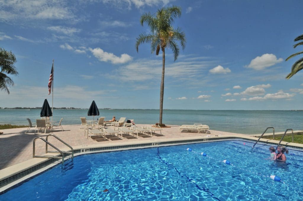 Le Chateau Sarasota Condos for Sale | Downtown Sarasota 8 Le Chateau in Sarasota Condo Pool