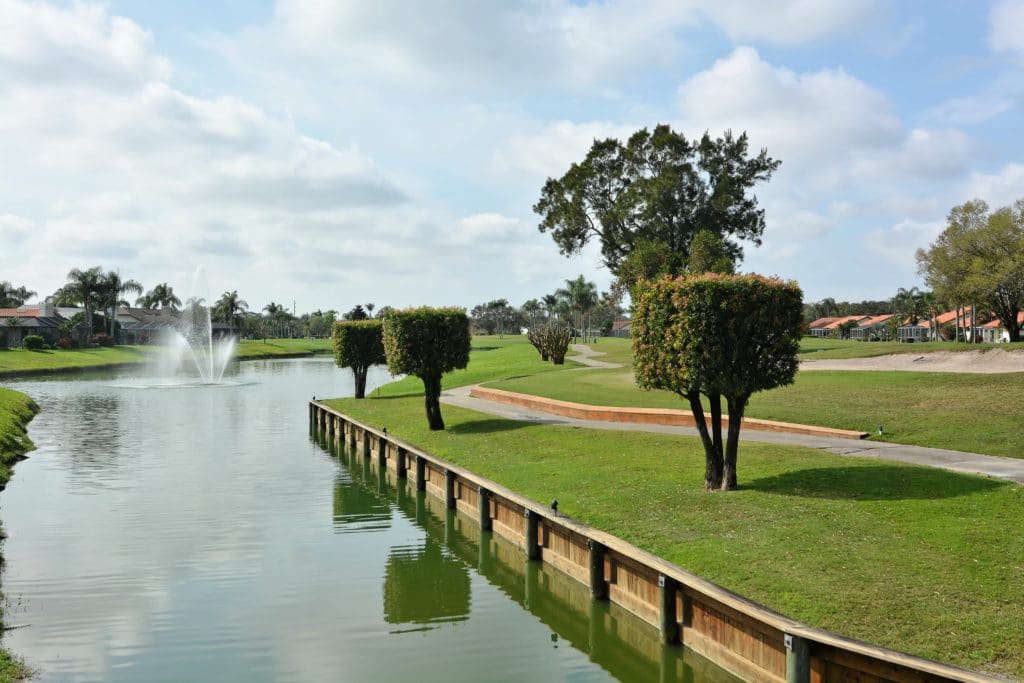 Peridia Golf Country Club in Bradenton Real Estate