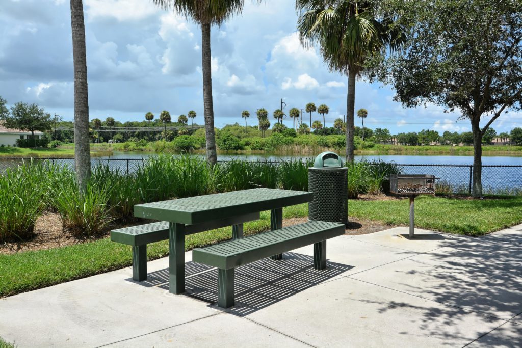 Stoneybrook at Heritage Harbour in Bradenton Picnic Areas