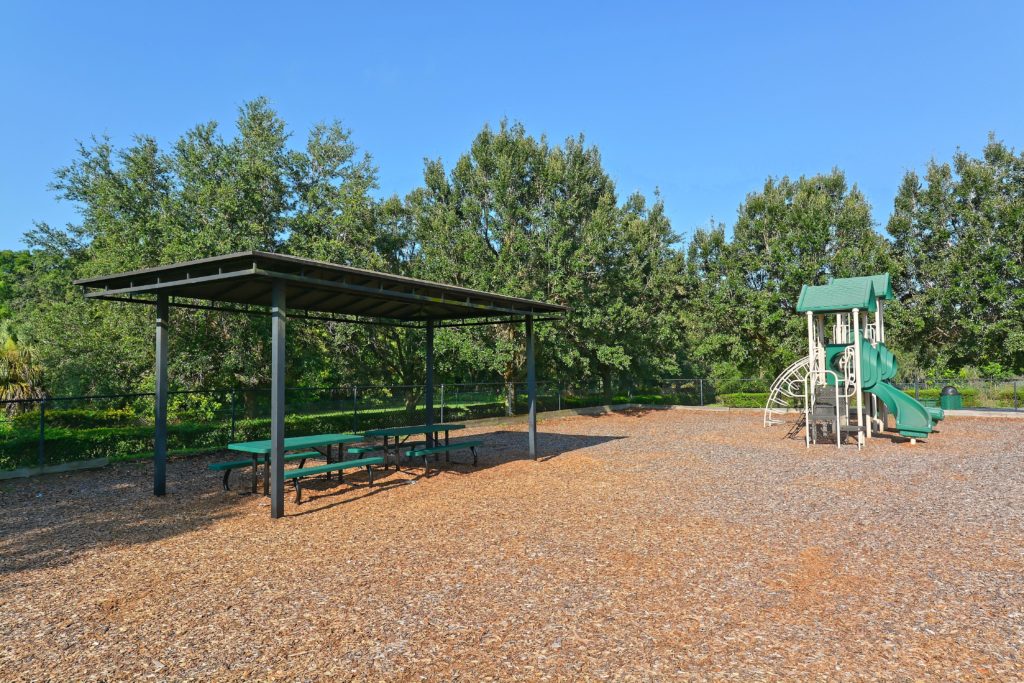 The Reserve at Crossing Creek in Bradenton Picnic Area