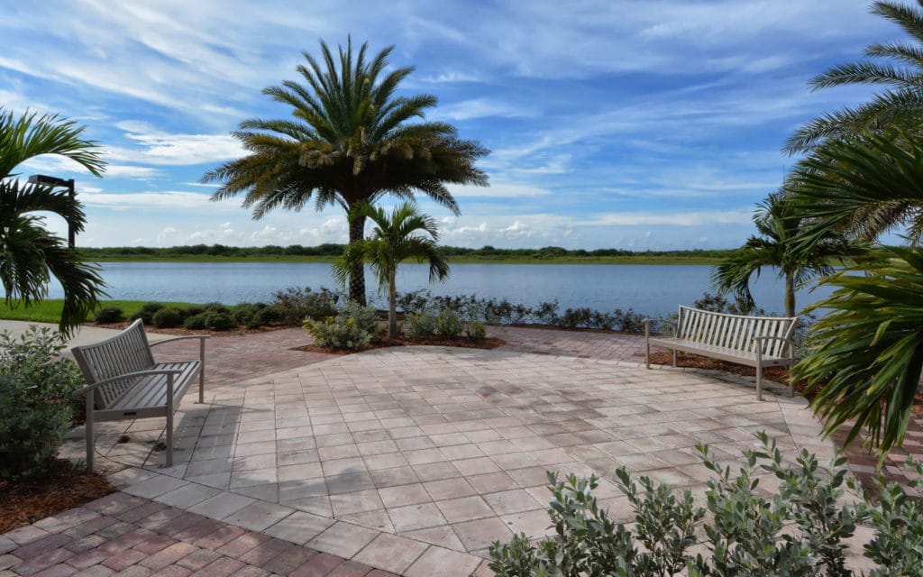 Islandwalk in Venice Lake 2