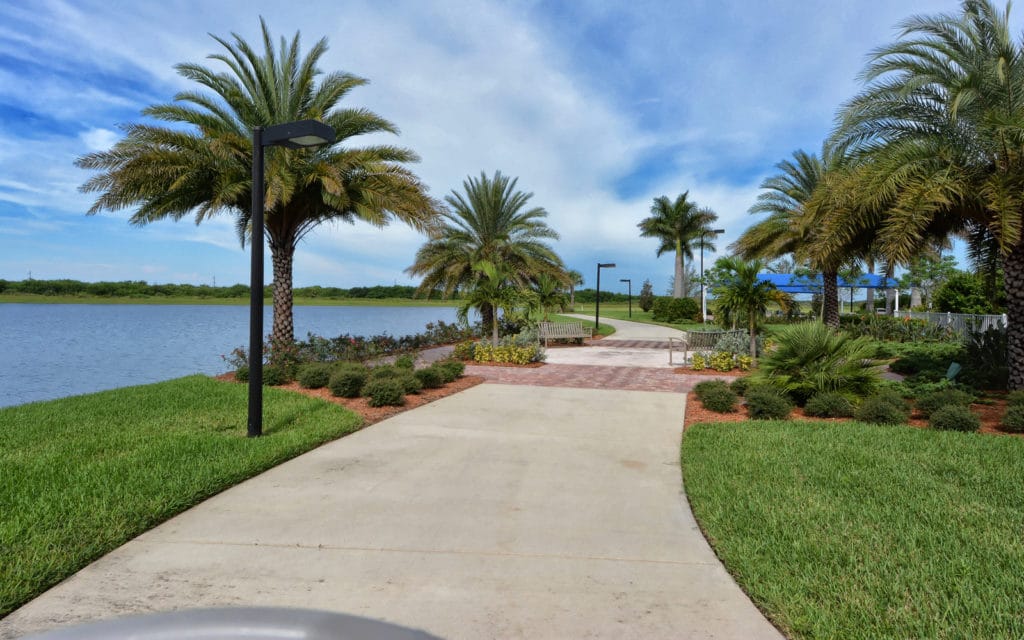 Islandwalk in Venice Lake View