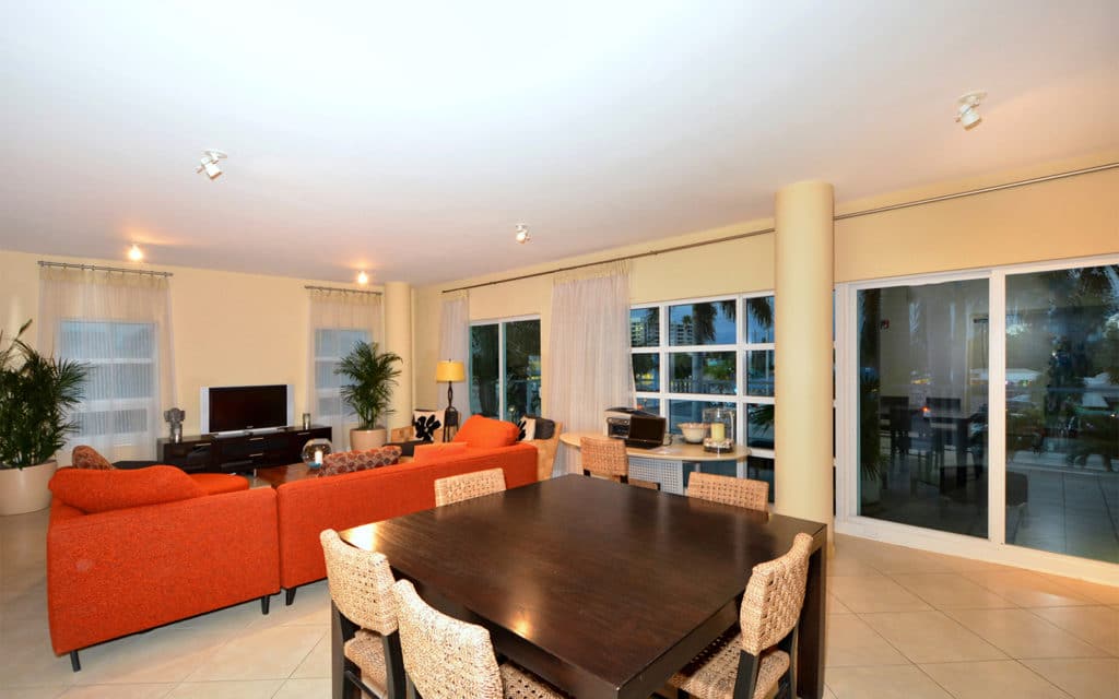 The Crescent in Siesta Key Social Room 2