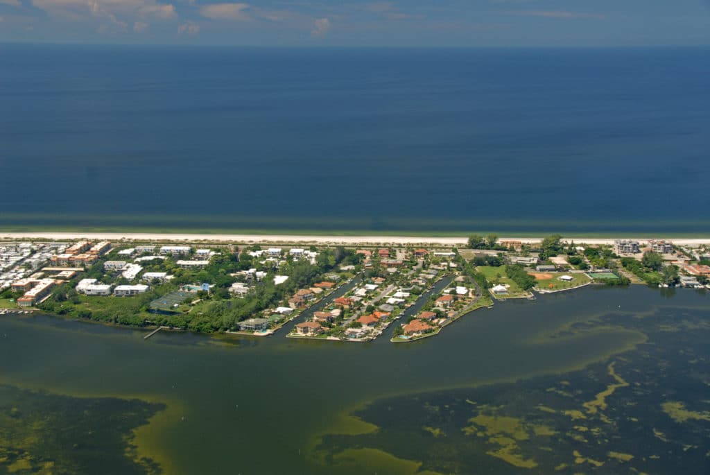 Beach Harbor Club in Longboat Key Condos for Sale