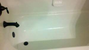 The Tub and Surround After Using the Tub & Tile Refinishing Kit