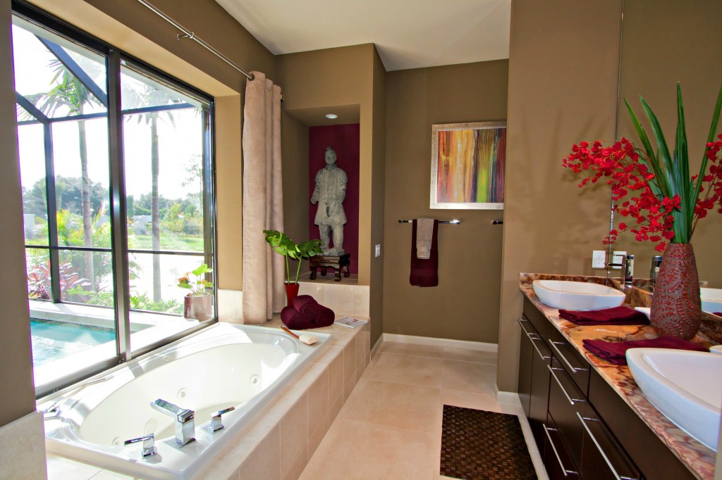 Medallion Home Riva Trace Havana Model in Sarasota Master Bathroom
