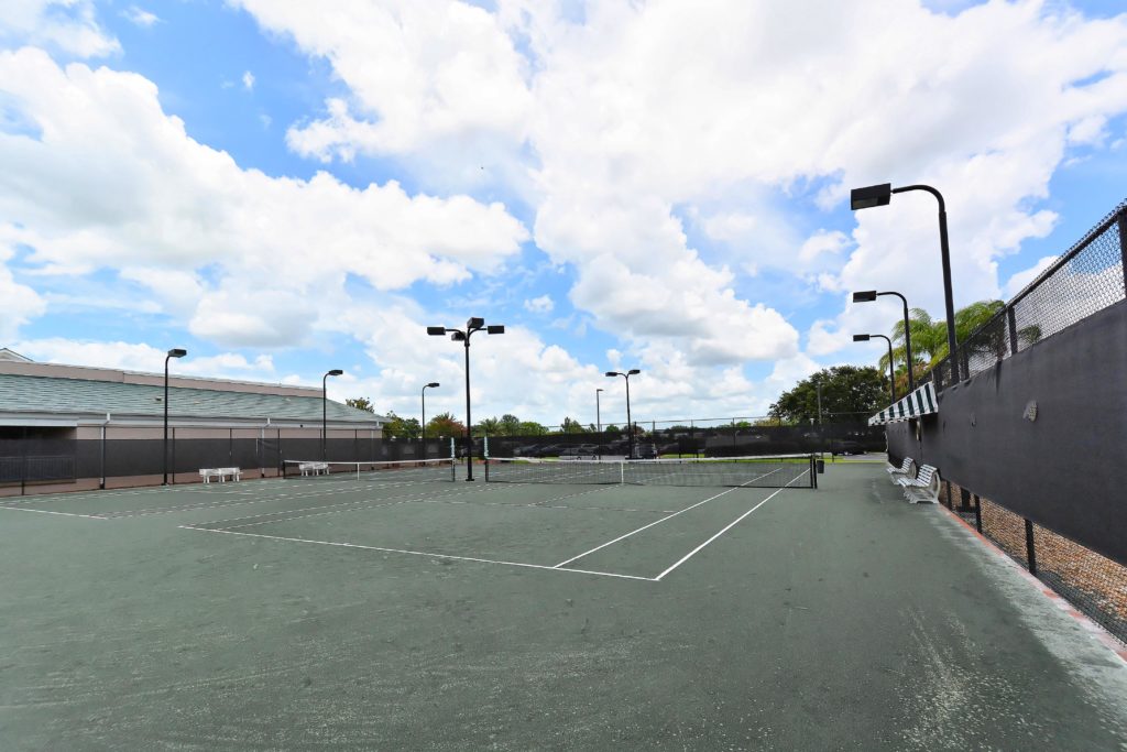 Tara in Bradenton Tennis Courts