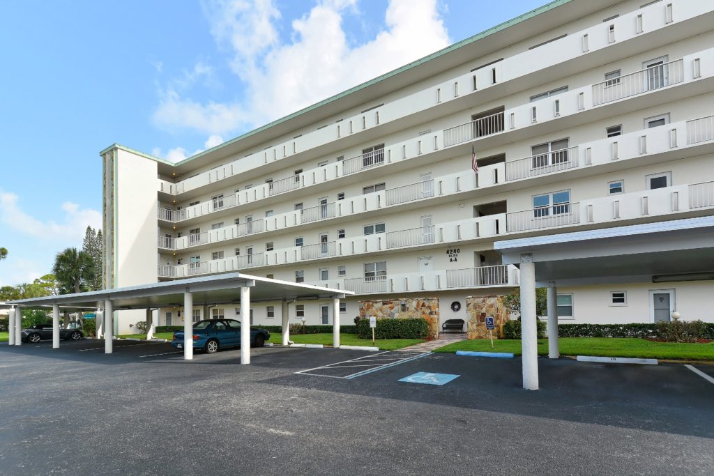 Pinebrook Ironwood in Bradenton Condos for Sale 3