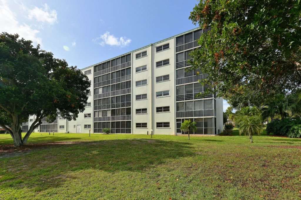 Pinebrook Ironwood in Bradenton Condos for Sale 5