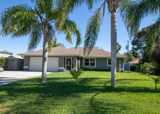 Home for Sale at 1031 Palmetto Dr in South Venice