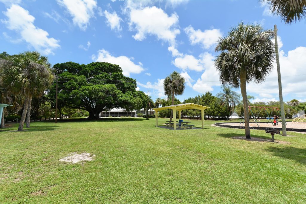 Bayshore Gardens in Bradenton Homes for Sale 15