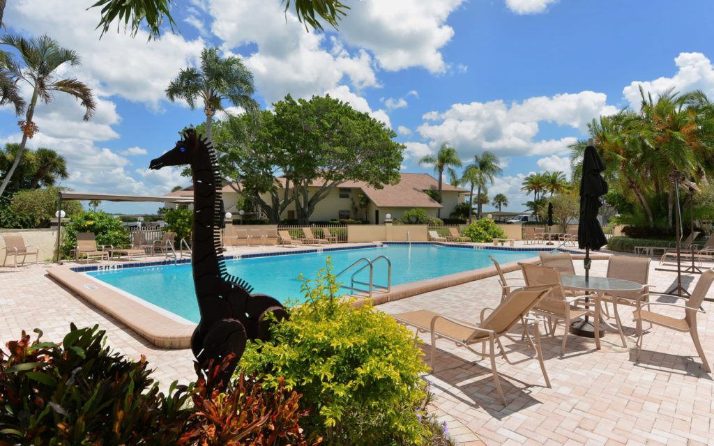 Pelican Harbour Beach Club in Longboat Key Condos for Sale 14