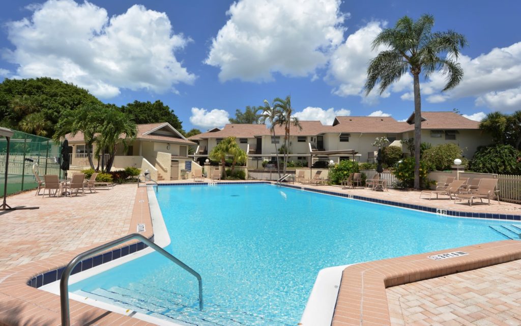 Pelican Harbour Beach Club in Longboat Key Condos for Sale 15