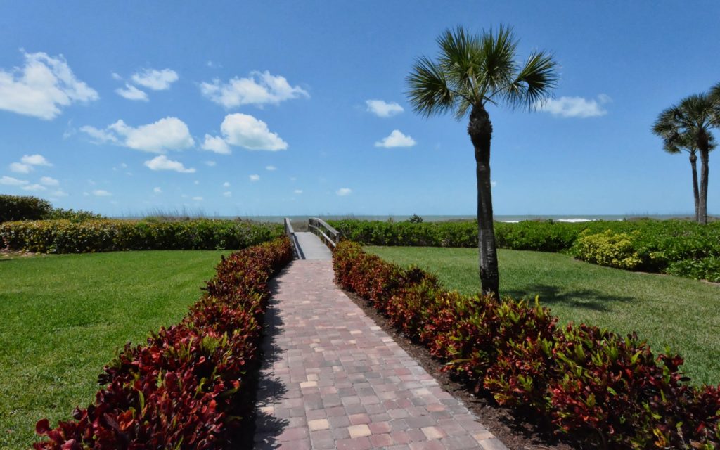 Pelican Harbour Beach Club in Longboat Key Condos for Sale 6