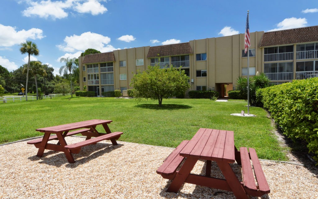 Glen Oaks in Sarasota Homes for Sale 6