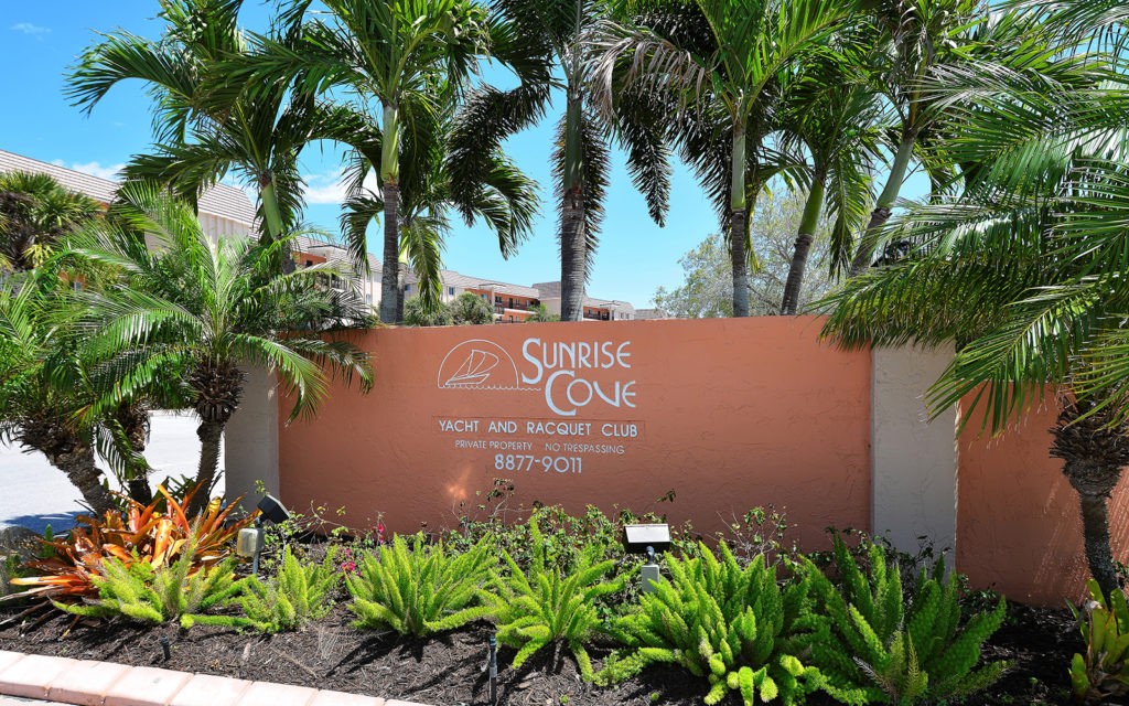 Sunrise Cove in Siesta Key Condos for Sale 1