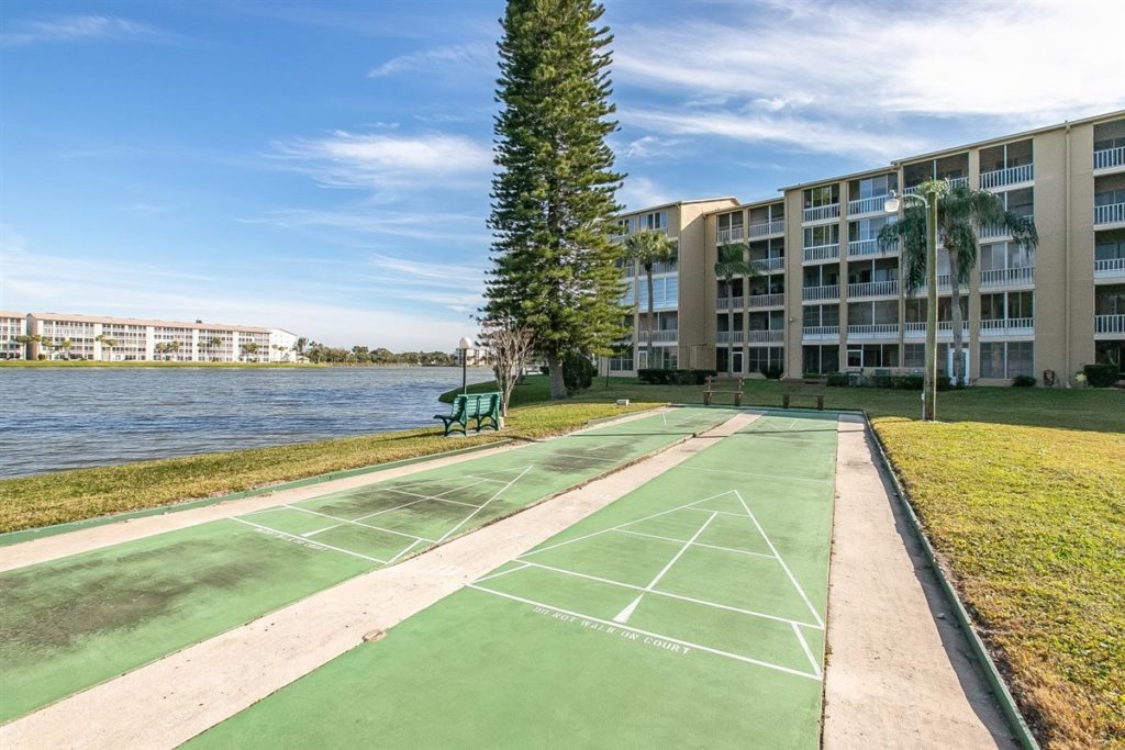 3722 Bayshore Drive Bradenton 25