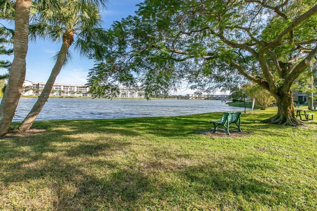3722 Bayshore Drive Bradenton 26