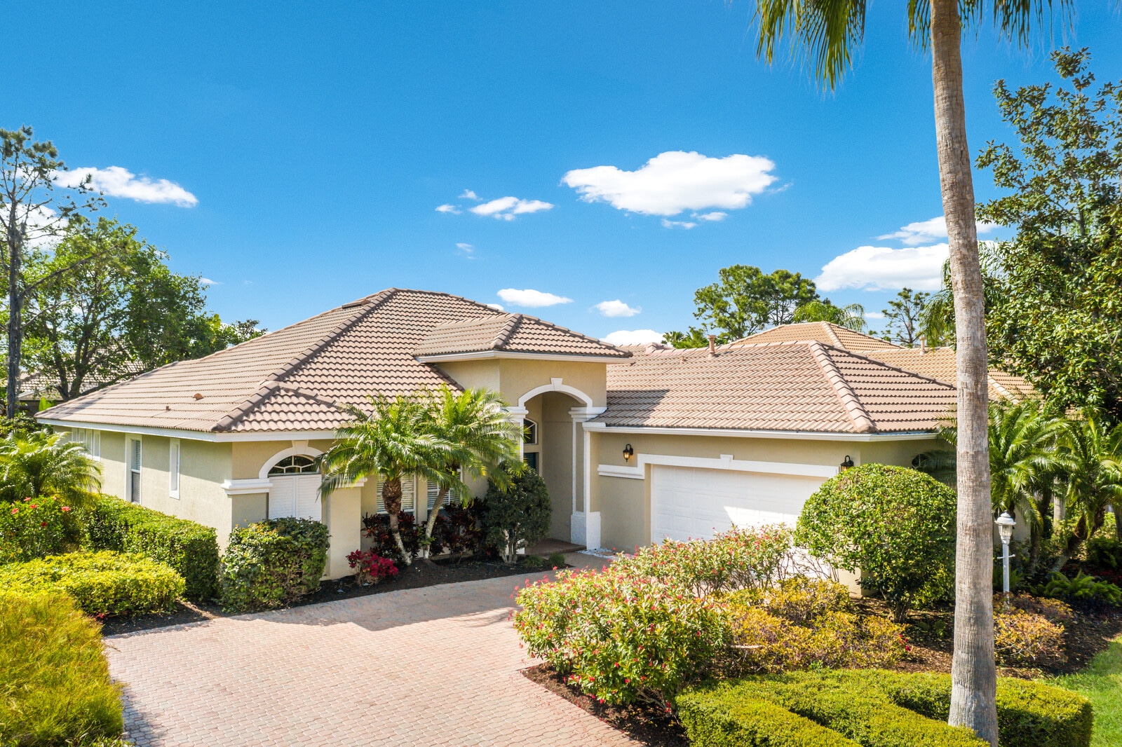 Home for Sale at 7737 US Open Loop Lakewood Ranch Florida