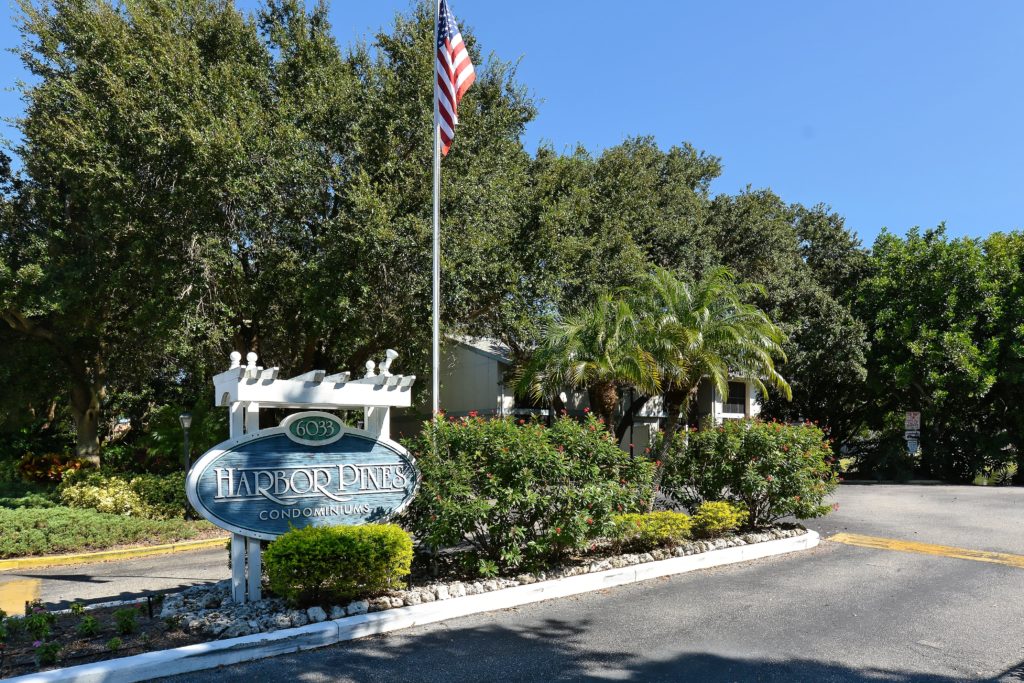 Harbor Pines Bradenton Condos for Sale 2