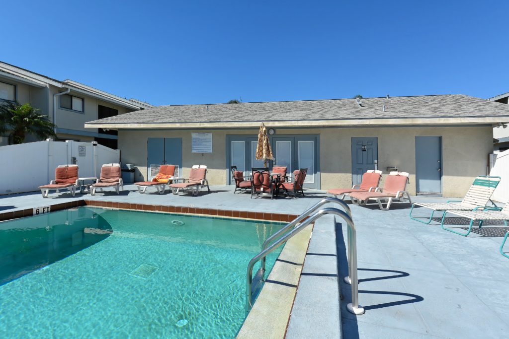 Harbor Pines Condos for Sale | Bradenton Florida 6 Harbor Pines Bradenton Condos for Sale 6
