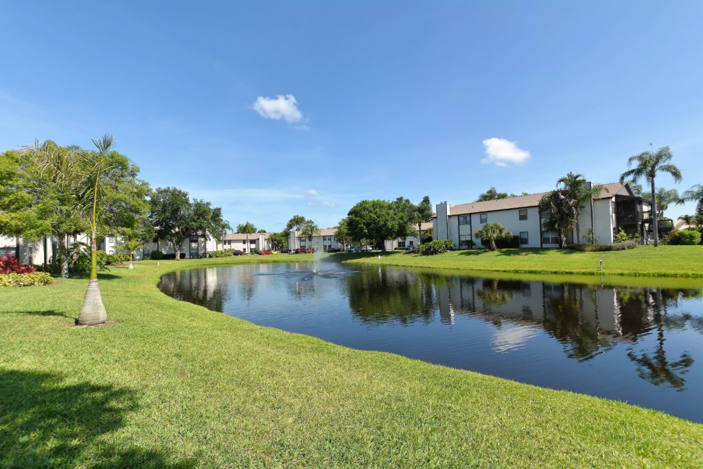 Mirror Lake Condos for Sale | Bradenton Florida 2 Mirror Lake in Bradenton Condos for Sale 2