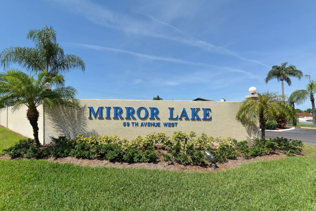 Mirror Lake in Bradenton offers Condos for Sale with Amenities