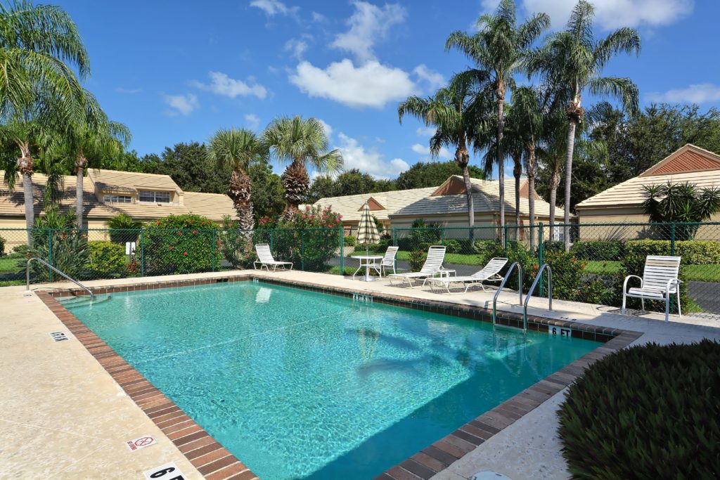 Lakebridge Villas for Sale | Bradenton Florida 8 Lakebridge in Bradenton Condos for Sale 4