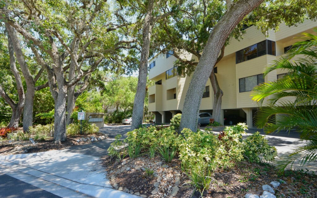 Hudson Oaks Sarasota Condos for Sale 1
