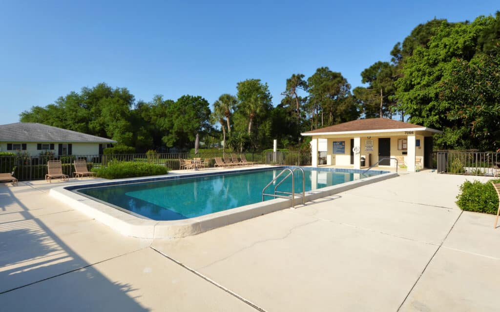 Fairway Point Palm Aire Sarasota Townhomes for Sale 6